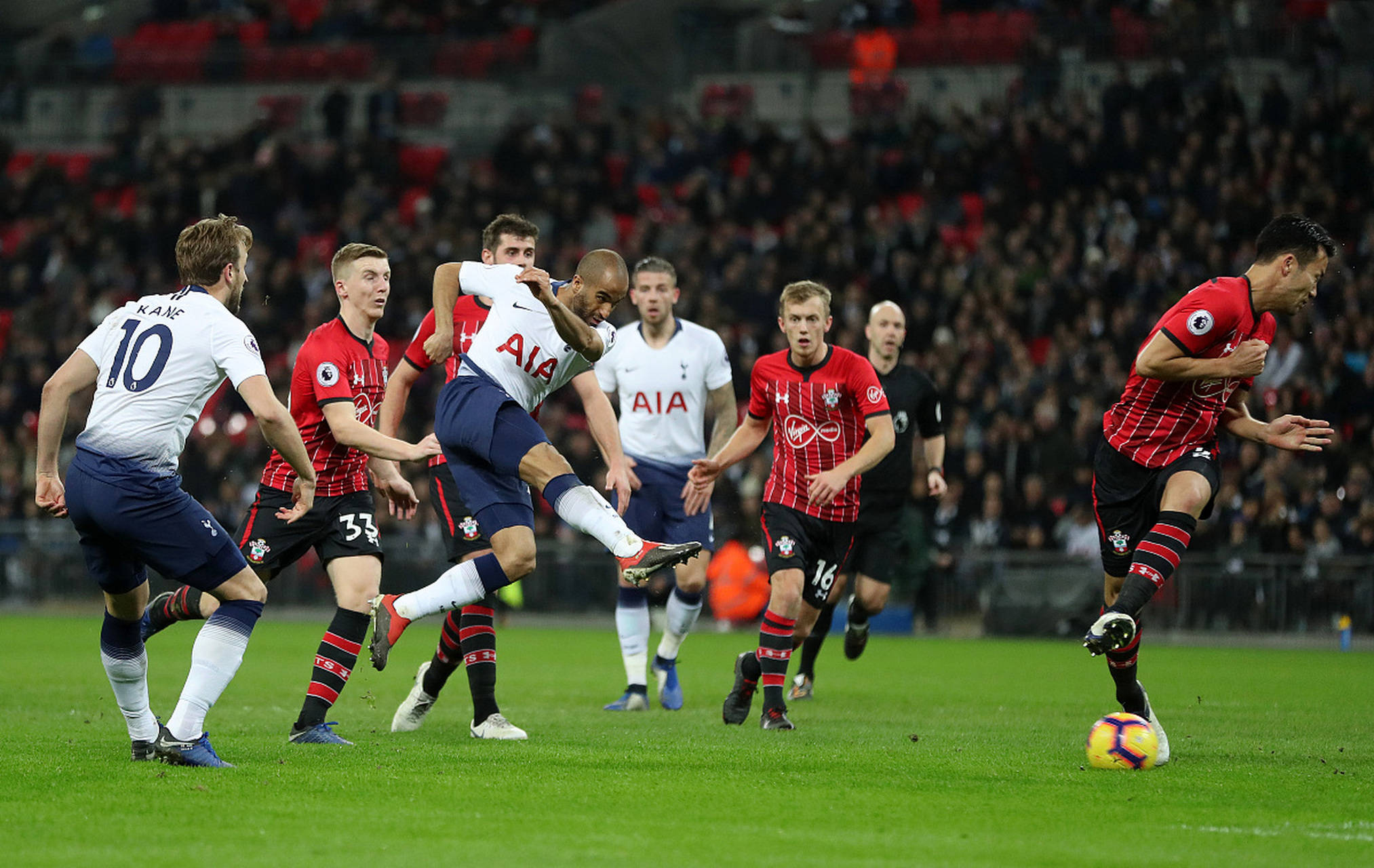 人拭目以待 人拭目以待